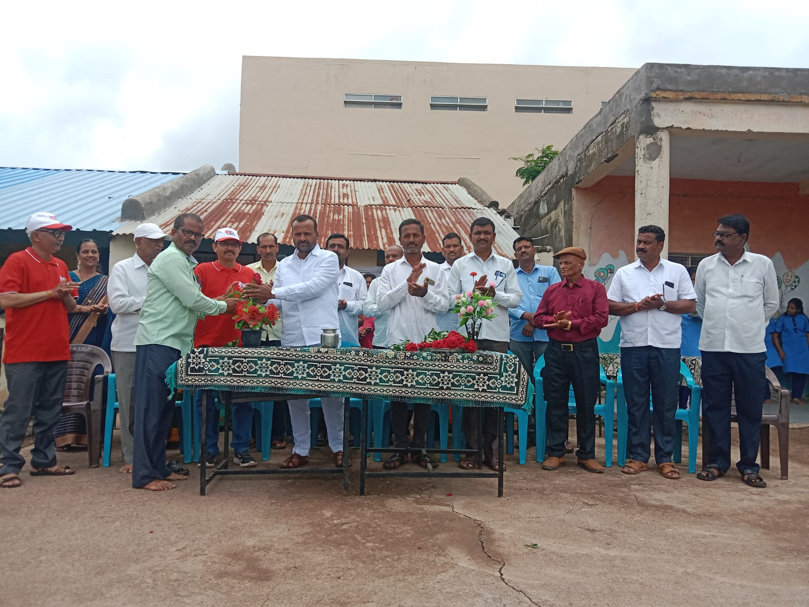 Vidyarthi Maitra – NoteBooks distribution to the students of Zilla Parishad School of Soni village in Miraj